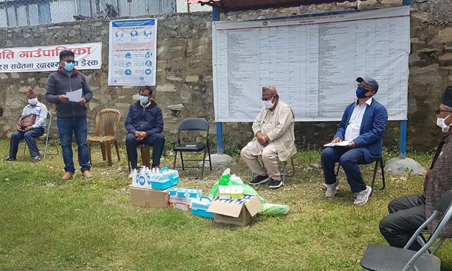 सहास नेपालले दोरम्बा र सुनापतिलाई दियो, स्वास्थ्य सामग्री