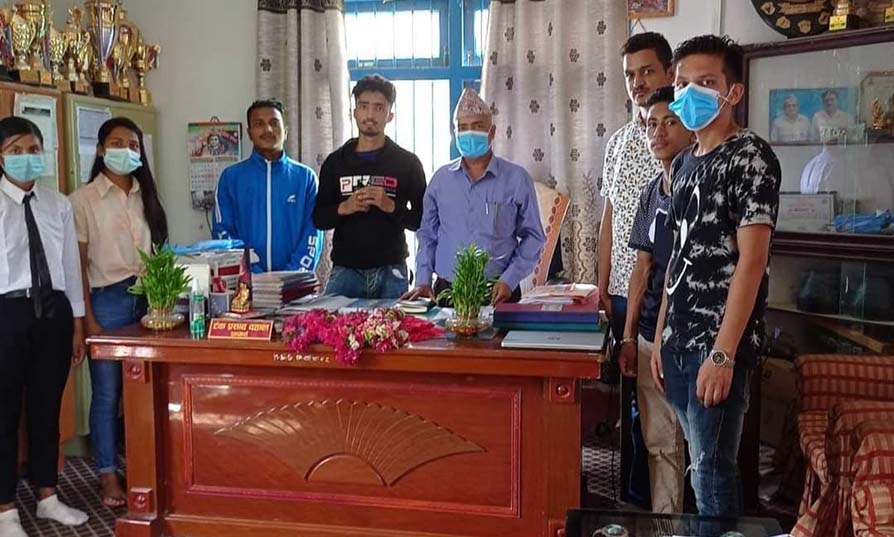 मन्थली माविलाई अनेरास्ववियुले बुझायो सात बुँदे मागसहितको ध्यानकर्षण पत्र