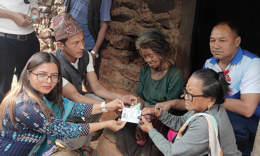 फरक क्षमता भएका र वृद्धालाई घरमै नागरिकता