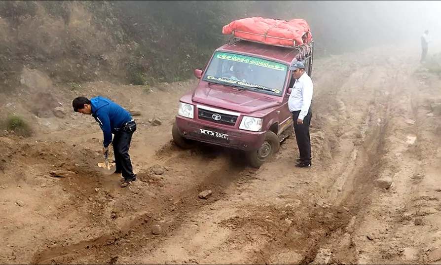 गोकुलगंगाले लगायो ठूला  सवारीमा रोक