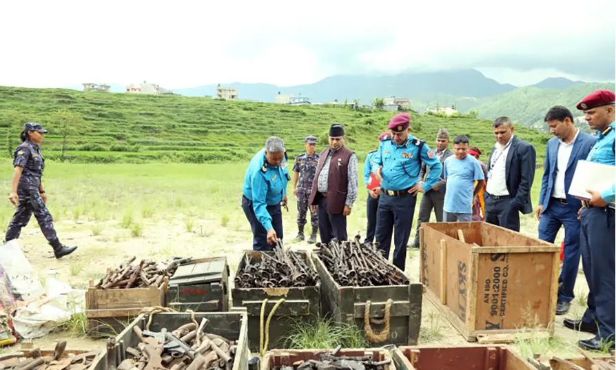 ८,८९६ थान हातहतियार नष्ट