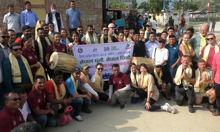 रामेछापमा विदेशी पर्यटकलाई स्वागत