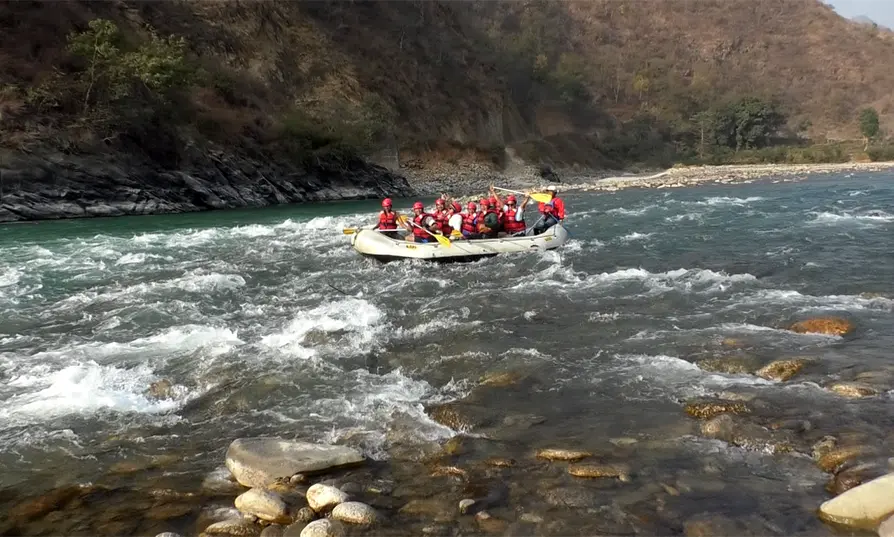 रामेछापको तिल्पुङ हलेदेदेखि आकाशेसम्म र्याफ्टिङ